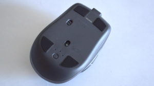 MX Anywhere 2S Wireless Mobile Mouse MX1600sGR のデザイン(裏)