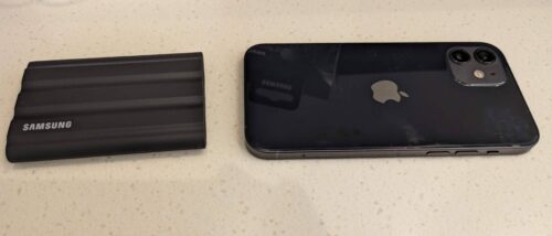 iPhone13 miniとサイズを比較